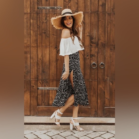 LIKE NEW FORE Ruffle Crop Blouse - Picture 8 of 8